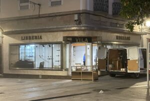 251011 librería cerrando